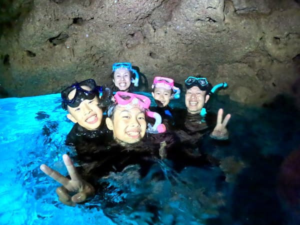 【恩納村】ボート貸切／青の洞窟シュノーケルor体験ダイビング GoPro撮影データ付き